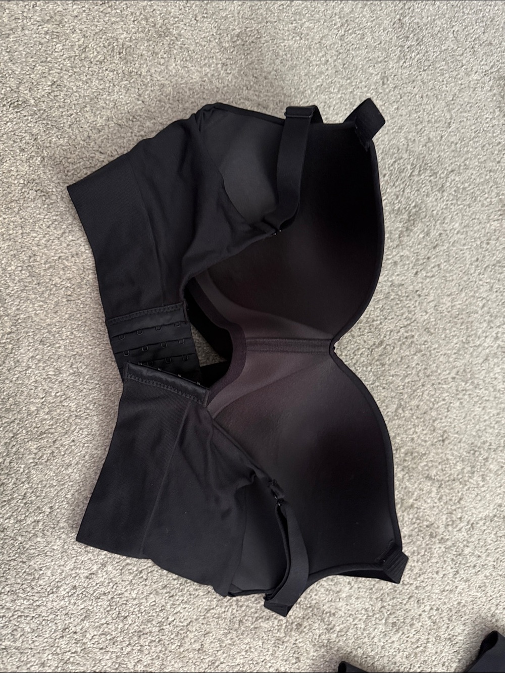 Everyday Seamless Molded-Cup Sports Bra - Black & Cream - Picture 5 of 6
